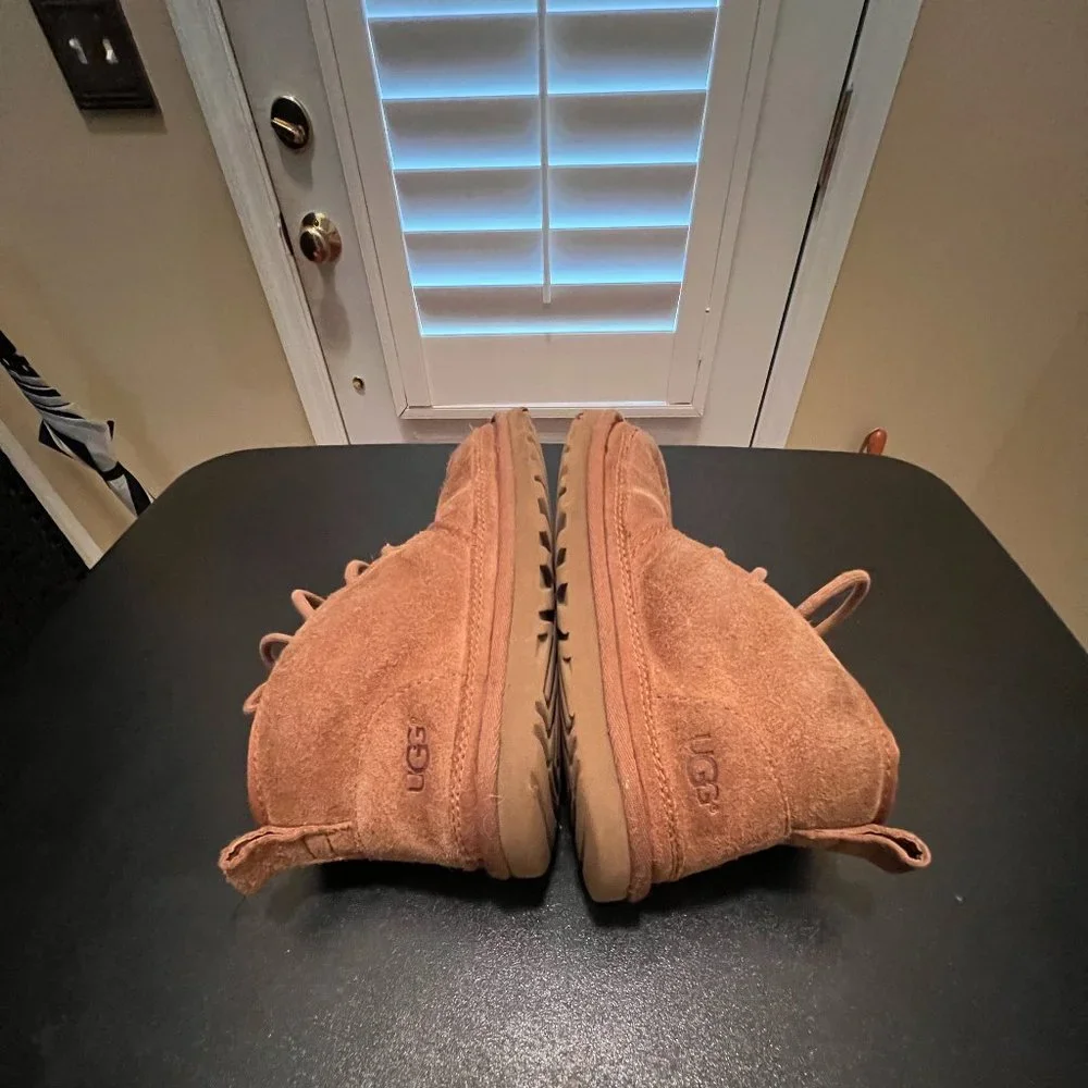 Ugg size 5 boots 3236 tan